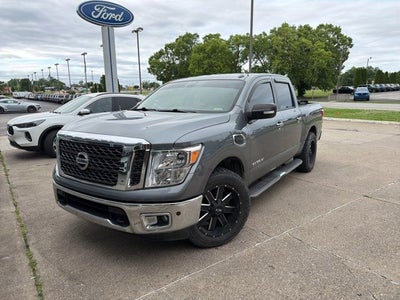 2017 Nissan Titan SV