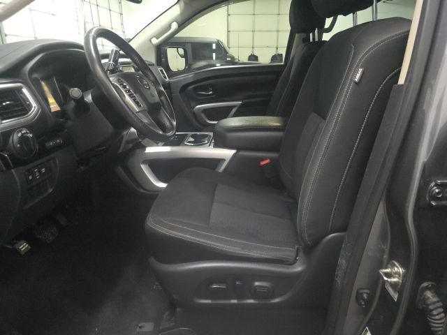 2017 Nissan Titan SV