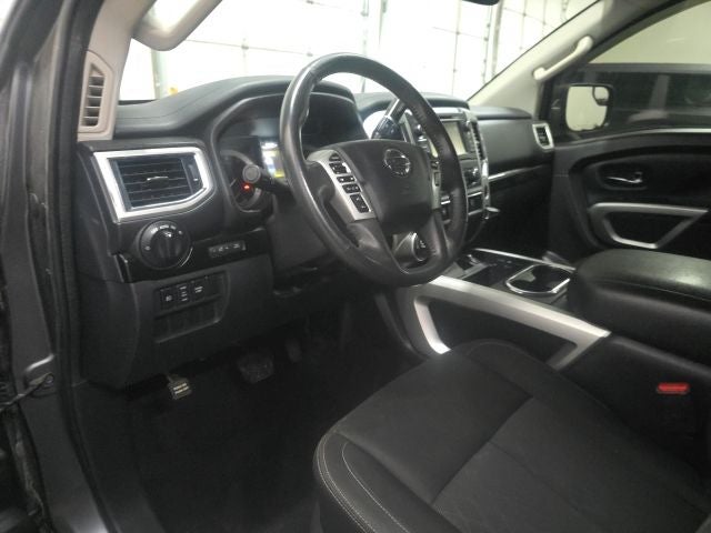 2017 Nissan Titan SV