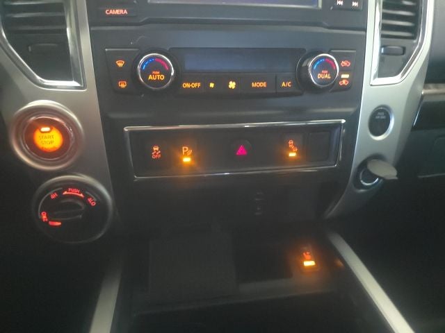 2017 Nissan Titan SV