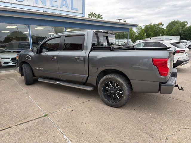 2017 Nissan Titan SV