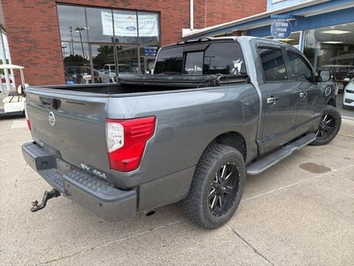 2017 Nissan Titan SV