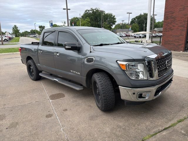 2017 Nissan Titan SV