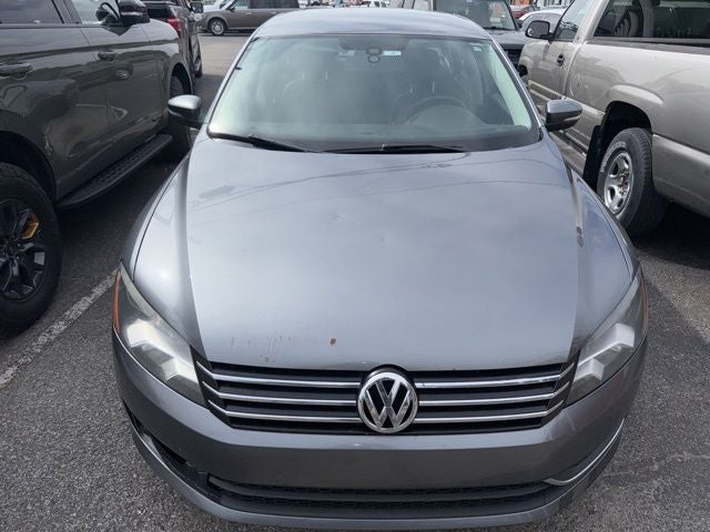 2014 Volkswagen Passat 2.5L Wolfsburg Edition Auto's photo