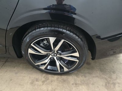 2024 Volvo S60 B5 Core Dark Theme