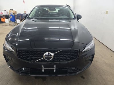 2024 Volvo S60 B5 Core Dark Theme