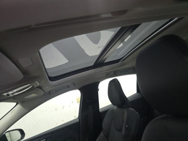 2024 Volvo S60 B5 Core Dark Theme