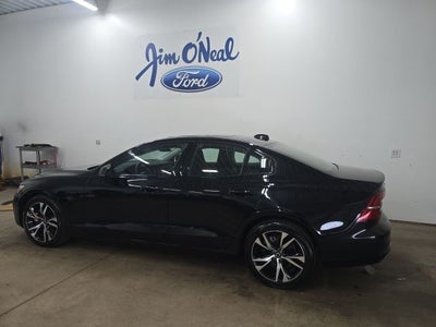 2024 Volvo S60 B5 Core Dark Theme