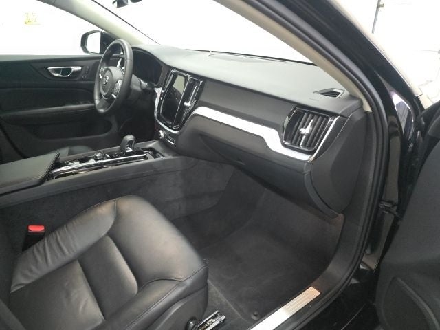 2024 Volvo S60 B5 Core Dark Theme