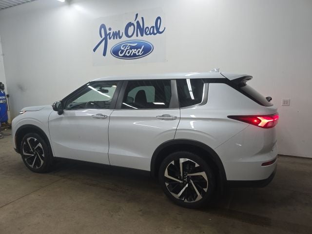 2022 Mitsubishi Outlander ES