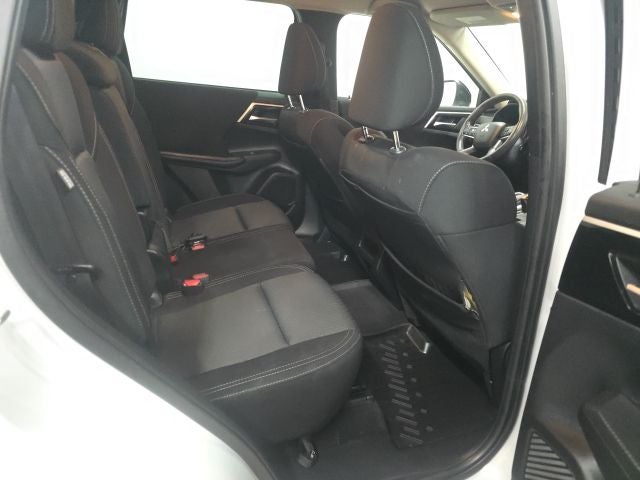 2022 Mitsubishi Outlander ES